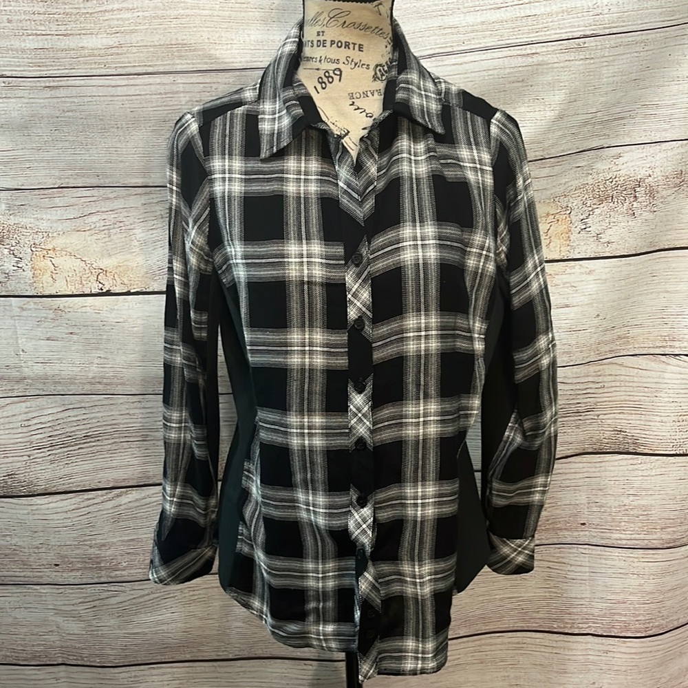 Finley Casual Button Down “Casey” Combo Midnight Plaid Roll Tab Sleeves Small